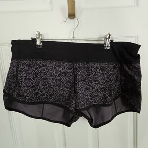 Lululemon 2.5" Inseam Speed Up Shorts